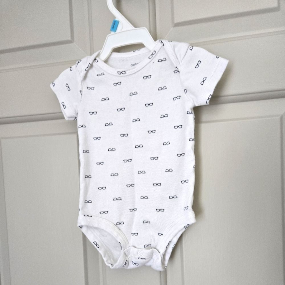 5/$10 Carter's Onesie Size 3 M